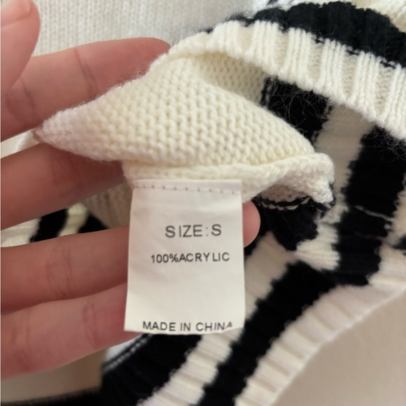 White V-Neck Striped Knit Top - Picture 3 of 3